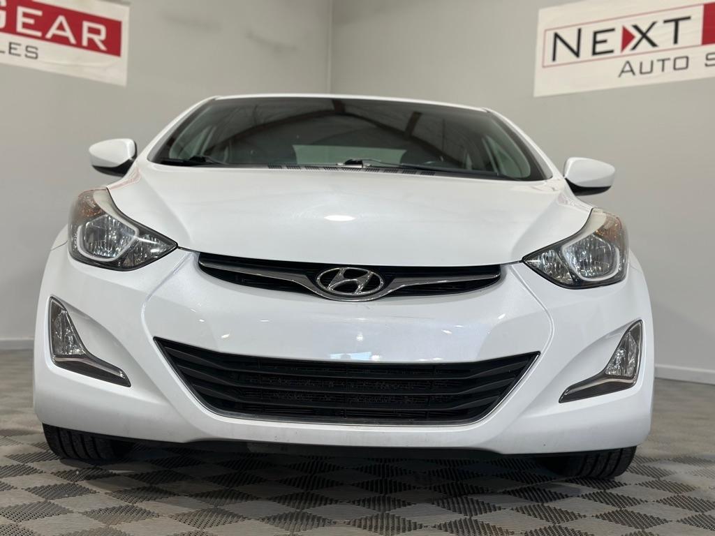 Hyundai Elantra SE 6AT 2016