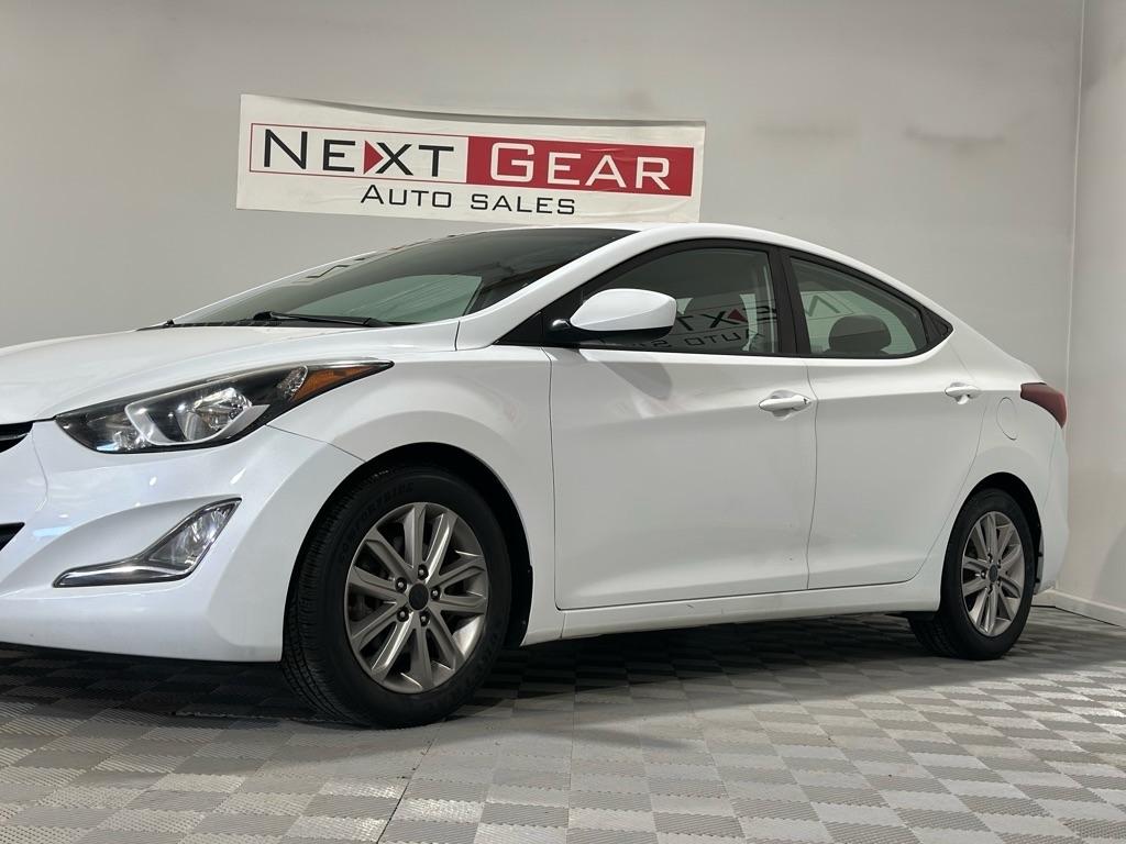 Hyundai Elantra SE 6AT 2016