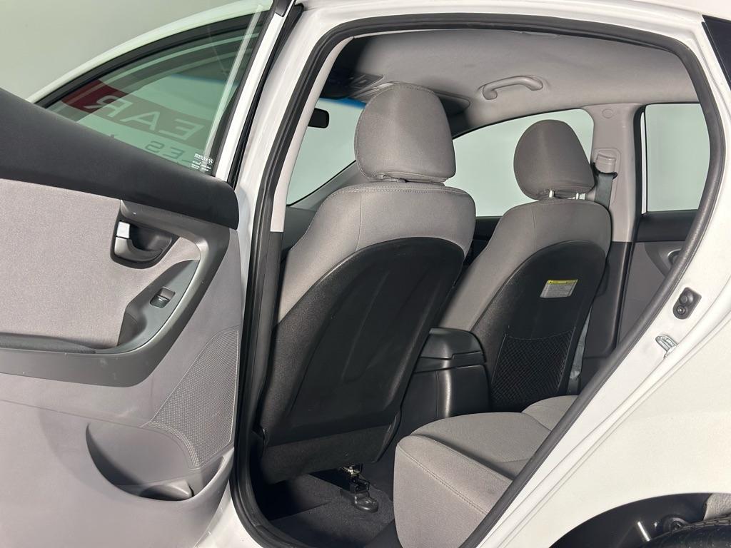 Hyundai Elantra SE 6AT 2016