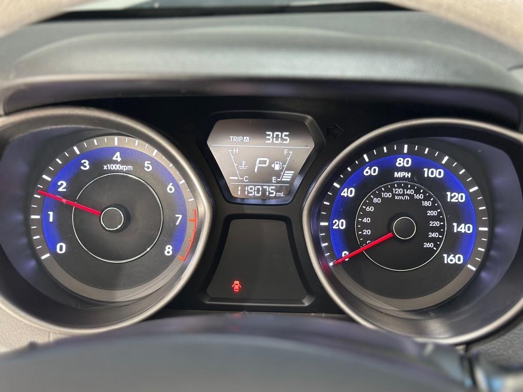 Hyundai Elantra SE 6AT 2016