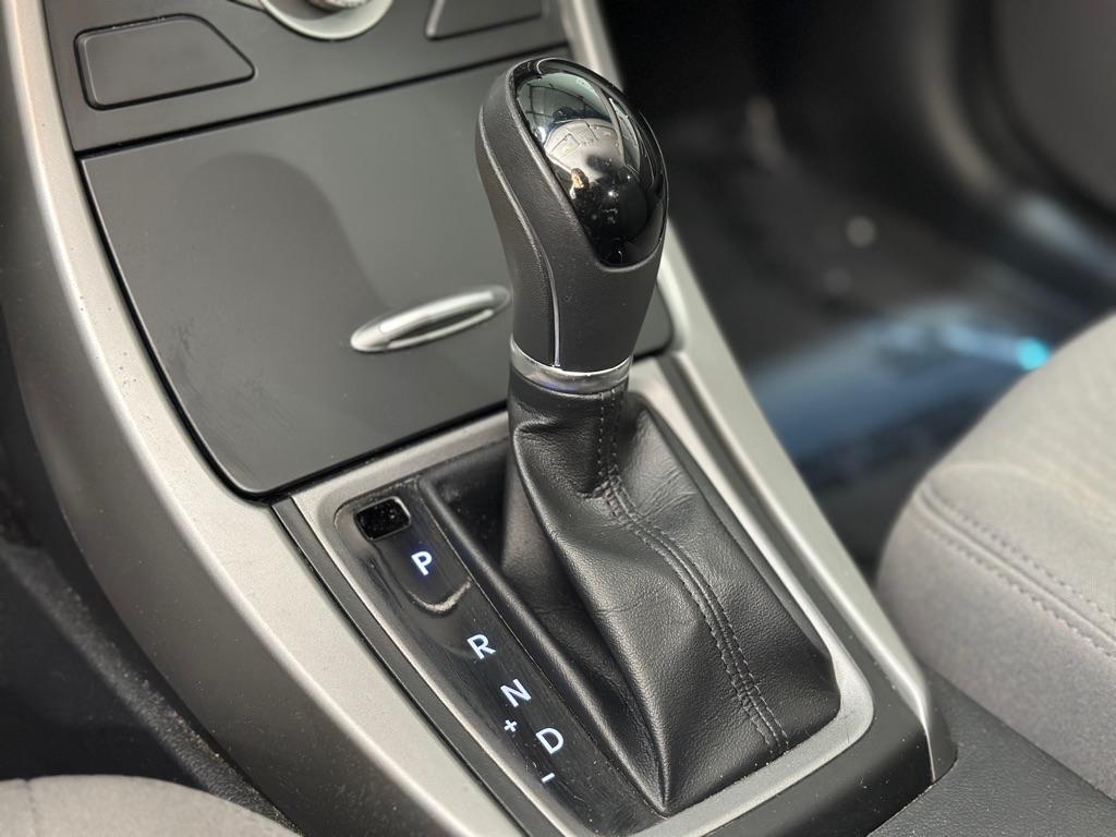 Hyundai Elantra SE 6AT 2016