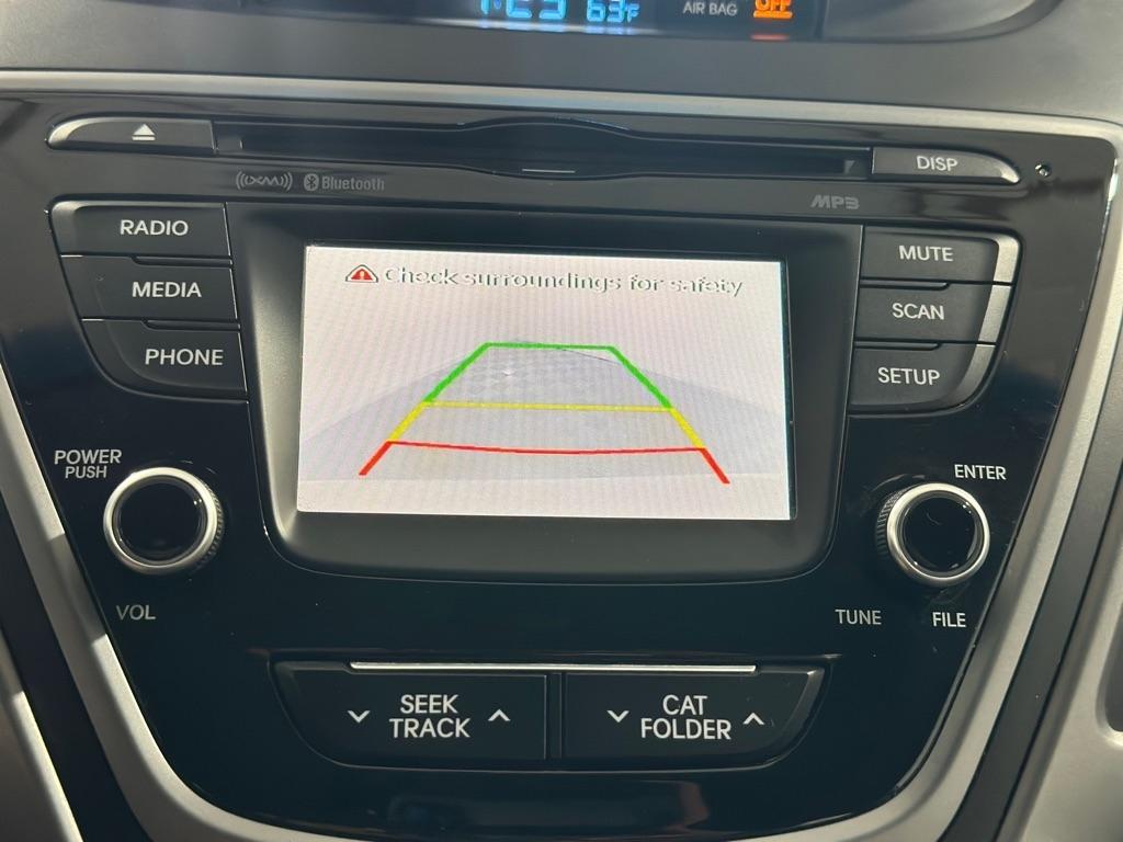 Hyundai Elantra SE 6AT 2016