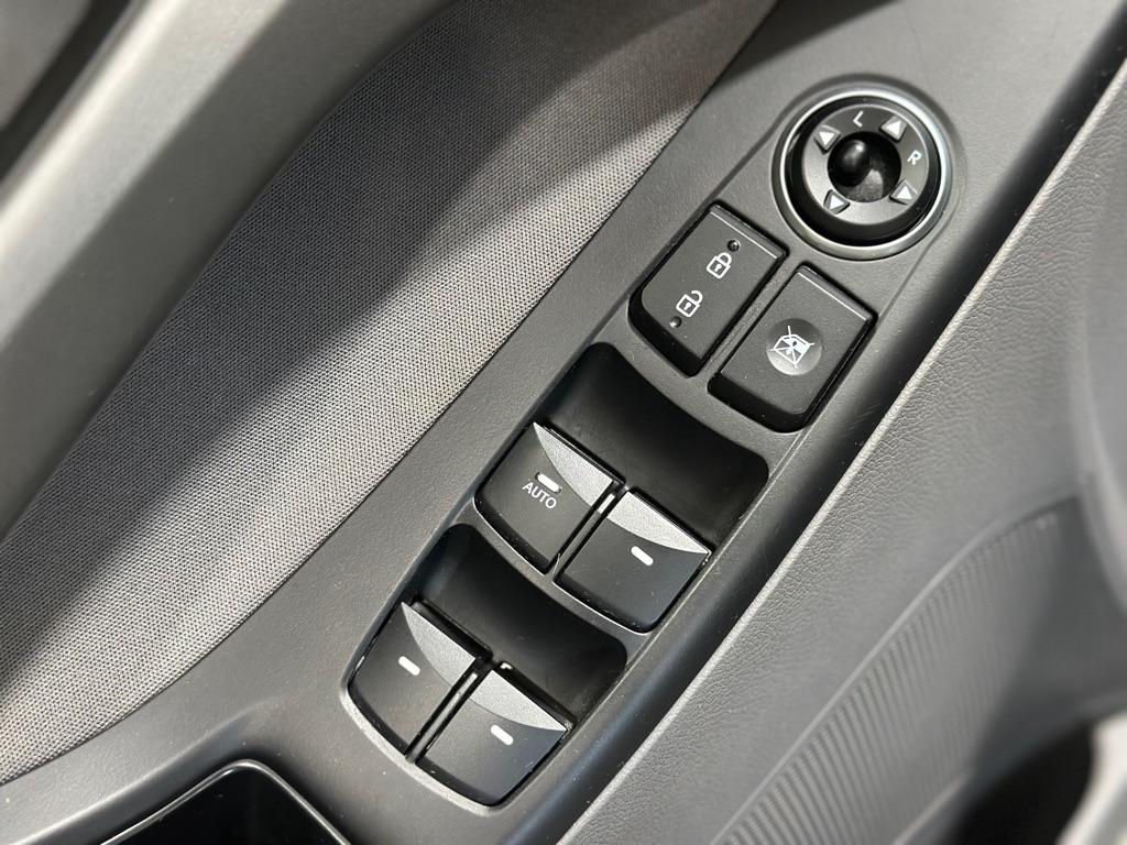 Hyundai Elantra SE 6AT 2016