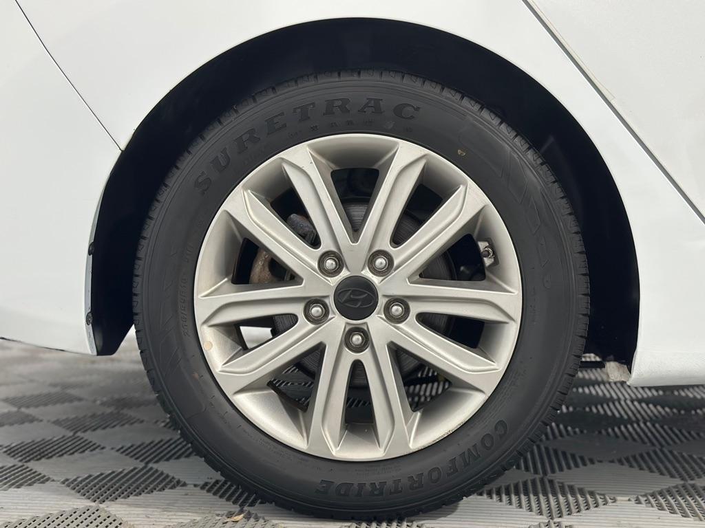 Hyundai Elantra SE 6AT 2016