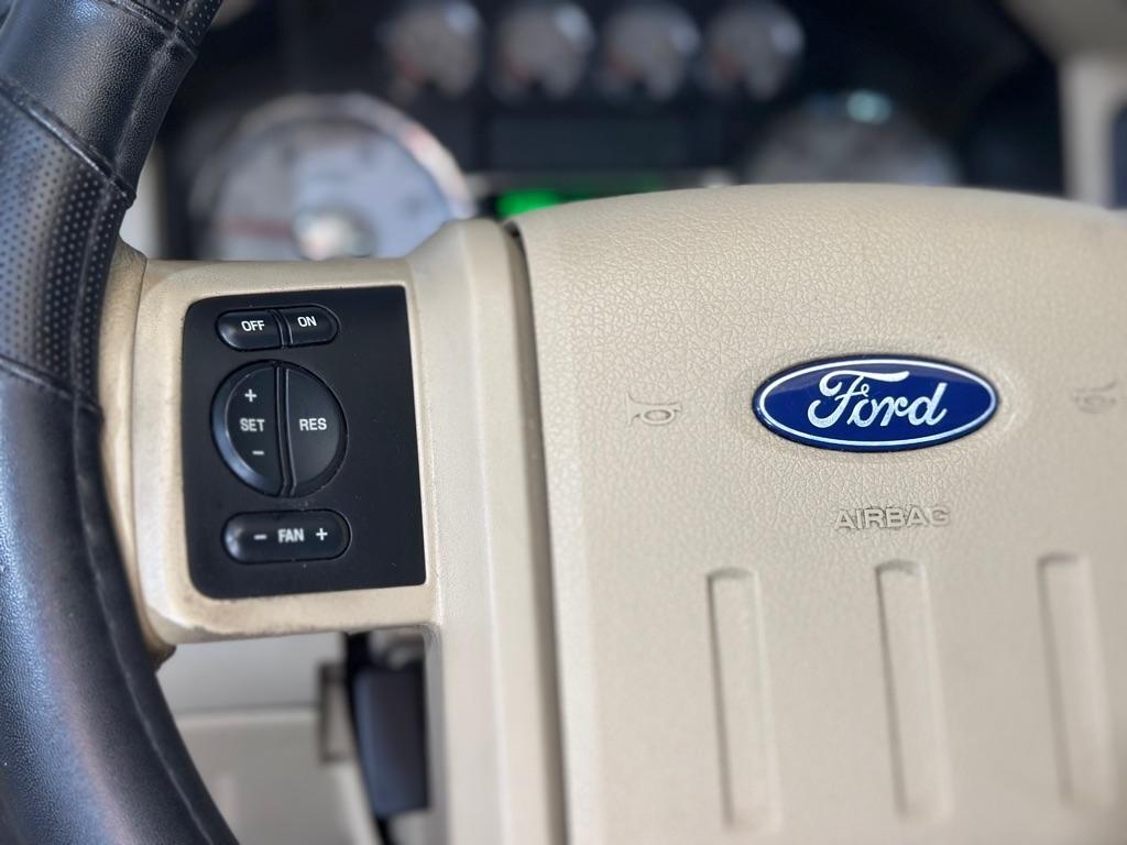 Ford F-250 SD XL Crew Cab 4WD 2008