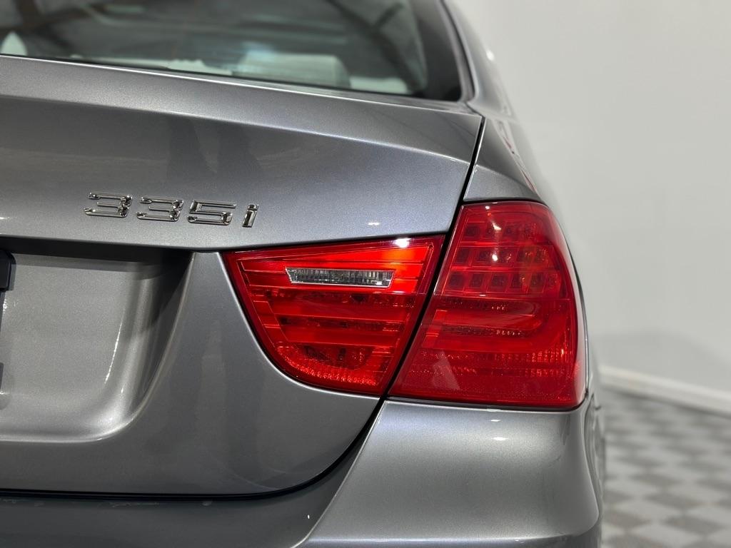 BMW 3-Series 335i 2011