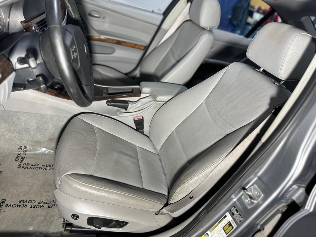 BMW 3-Series 335i 2011