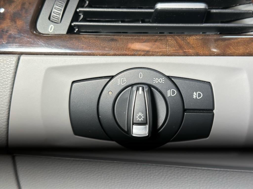 BMW 3-Series 335i 2011