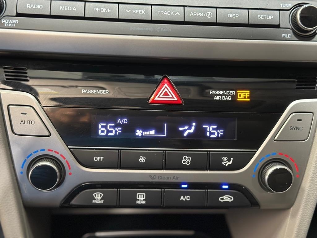 Hyundai Elantra Value Edition 6A 2018