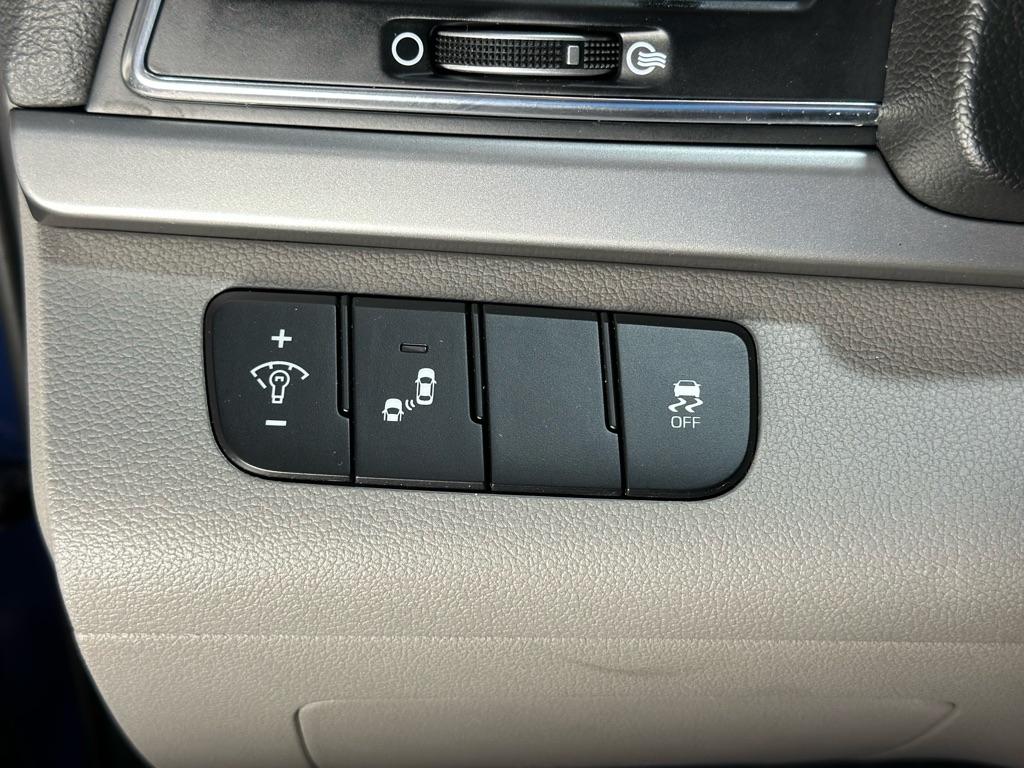 Hyundai Elantra Value Edition 6A 2018