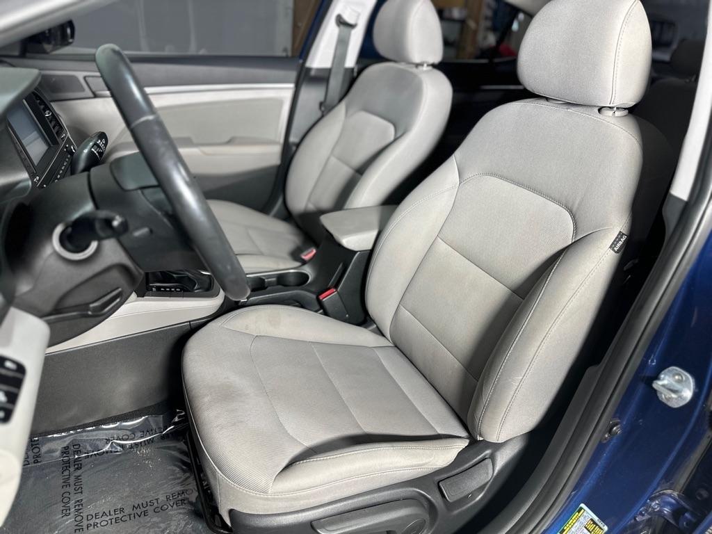 Hyundai Elantra Value Edition 6A 2018