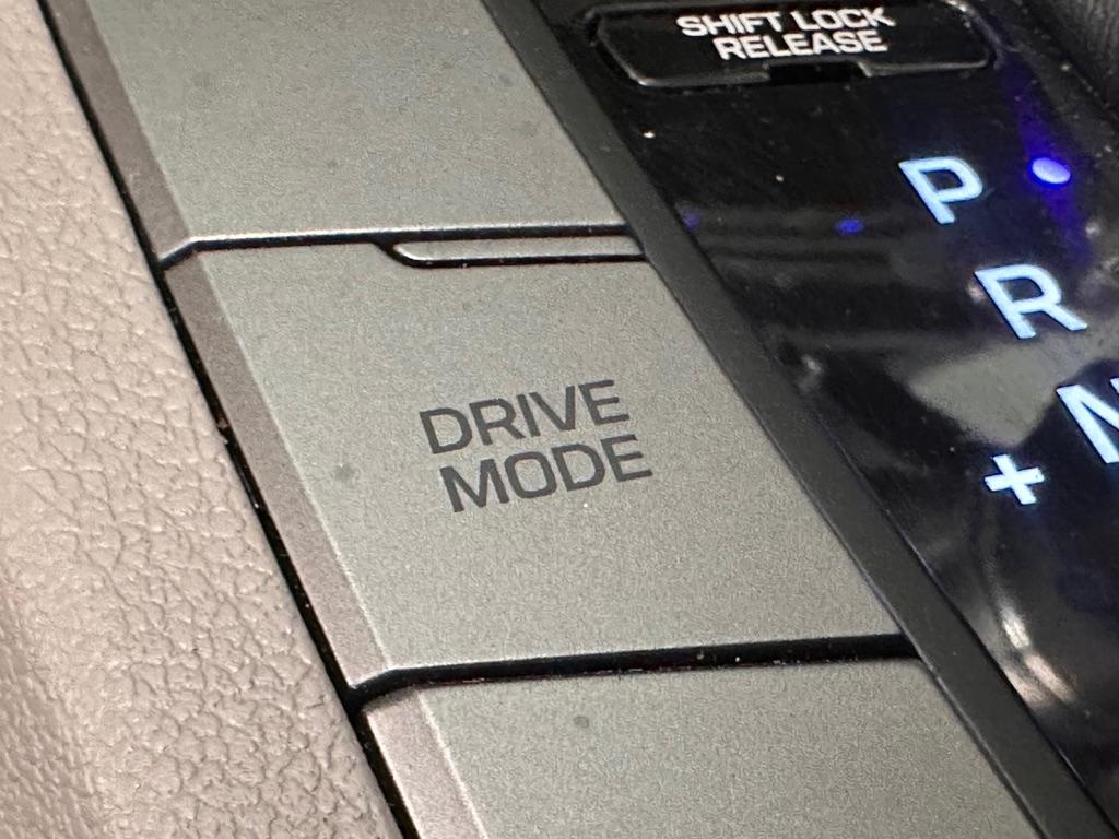 Hyundai Elantra Value Edition 6A 2018