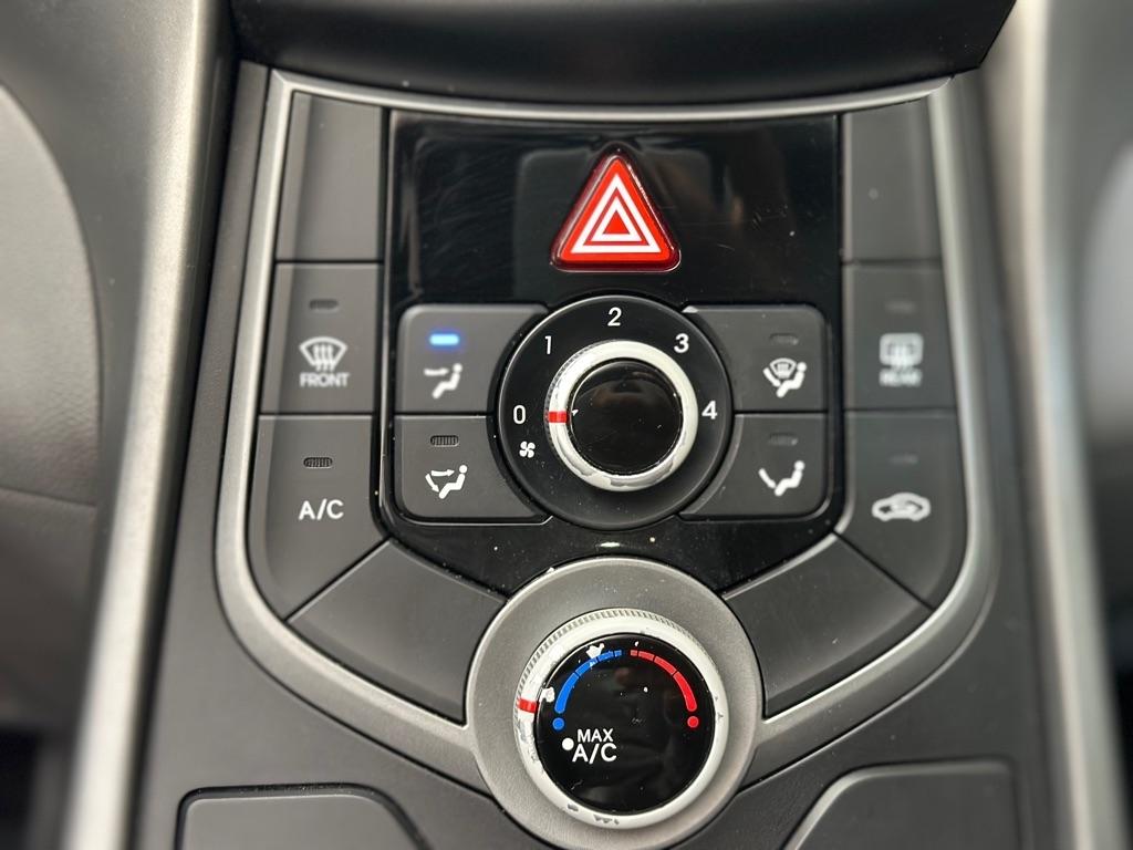 Hyundai Elantra GLS M/T 2014