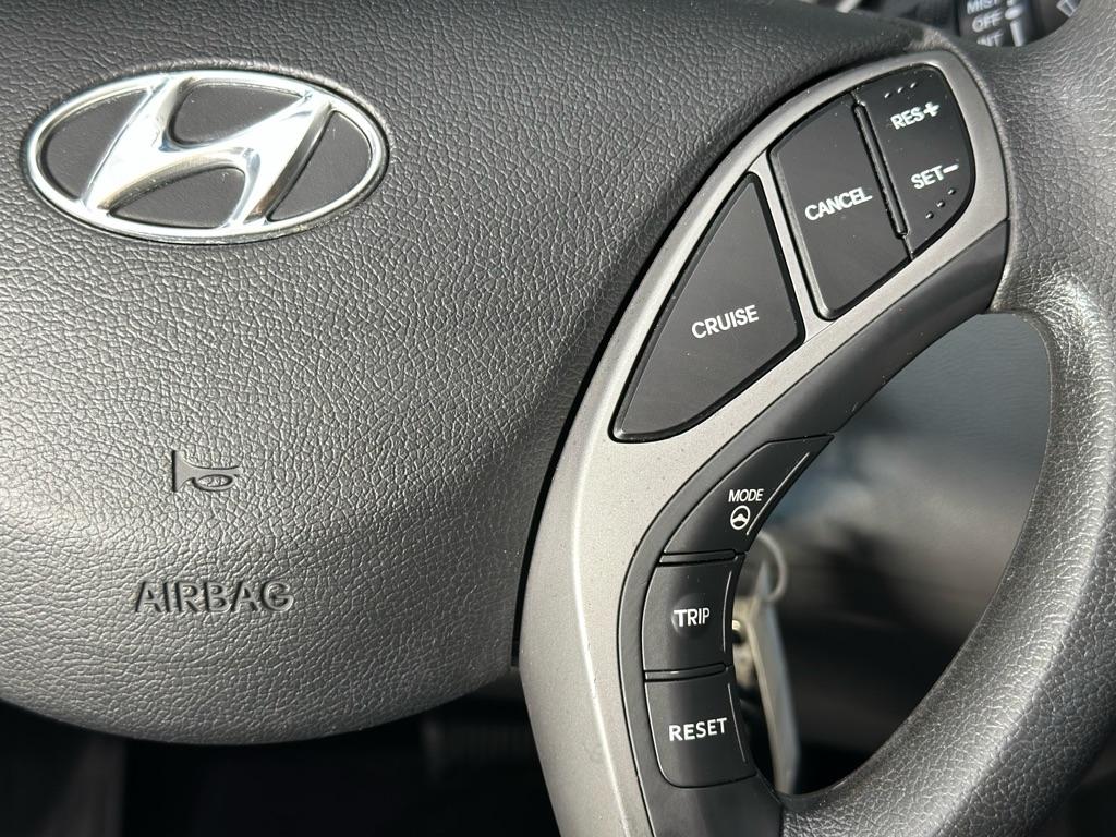 Hyundai Elantra GLS M/T 2014