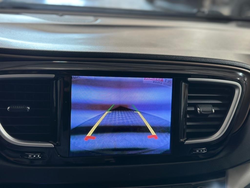 Chrysler Pacifica Touring-L 2017