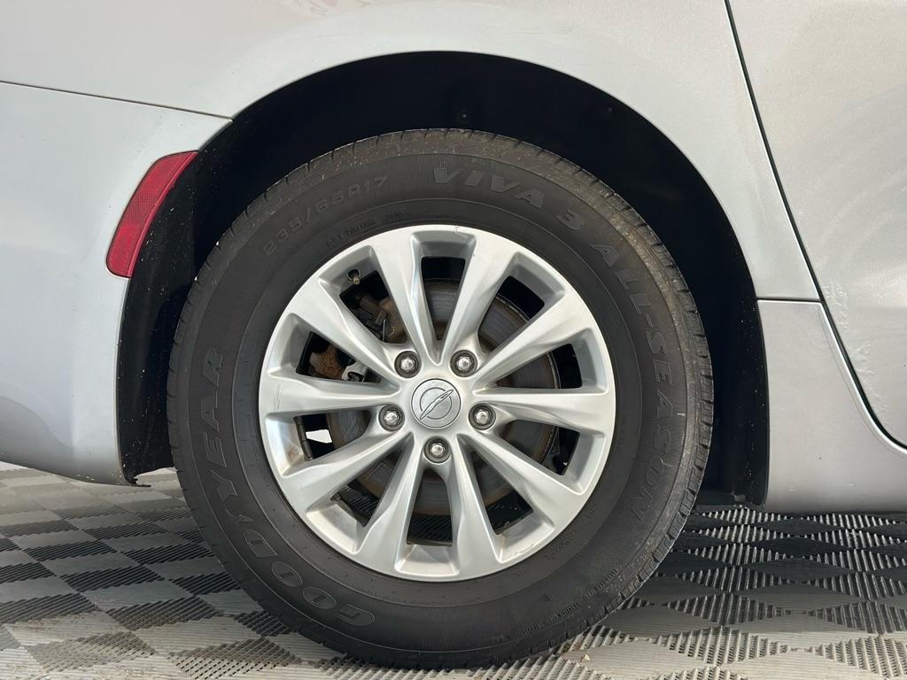 Chrysler Pacifica Touring-L 2017