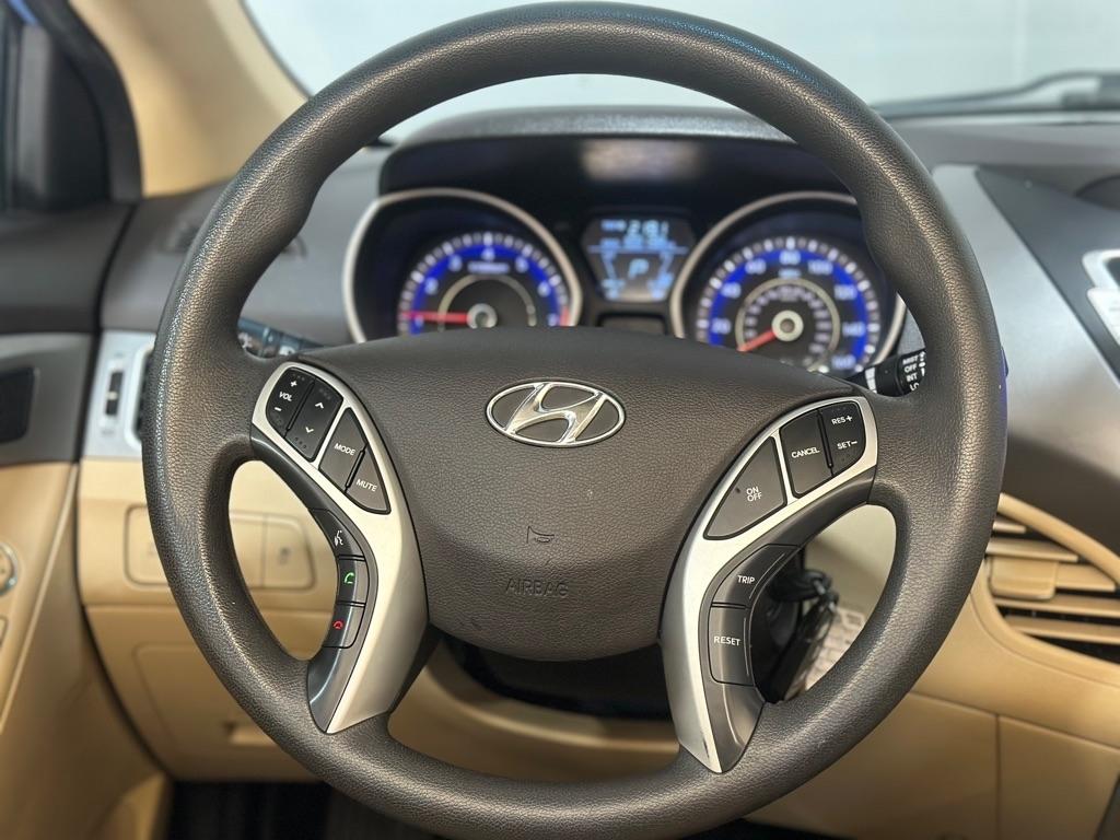 Hyundai Elantra GLS A/T 2012