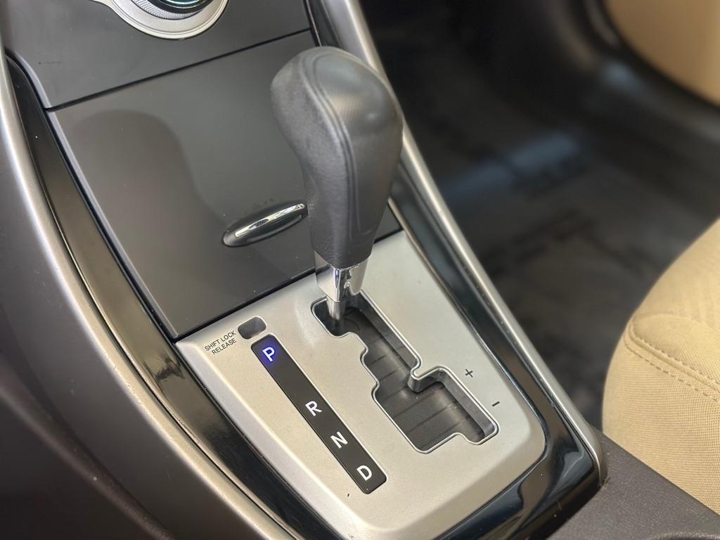 Hyundai Elantra GLS A/T 2012