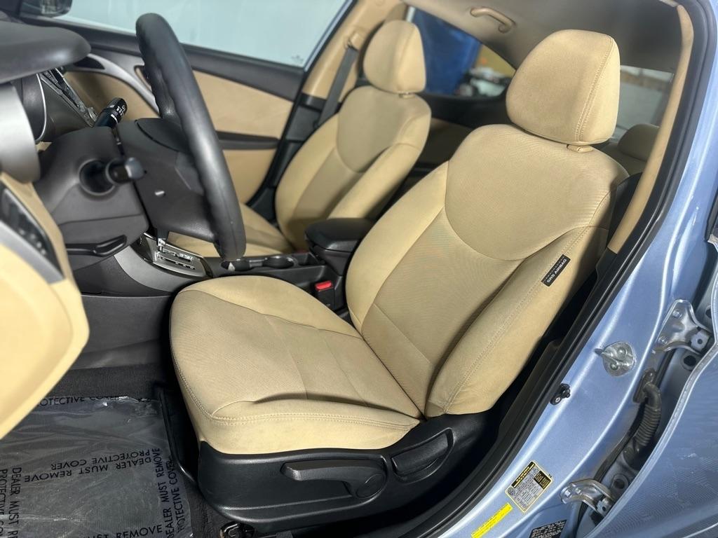 Hyundai Elantra GLS A/T 2012
