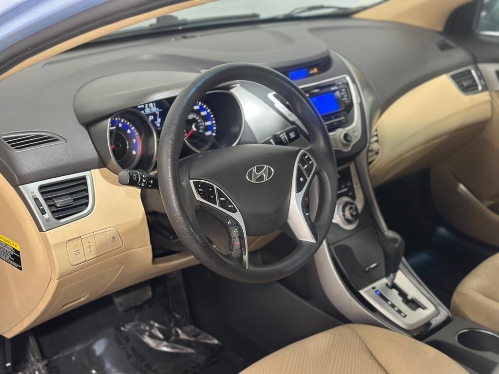 Hyundai Elantra GLS A/T 2012