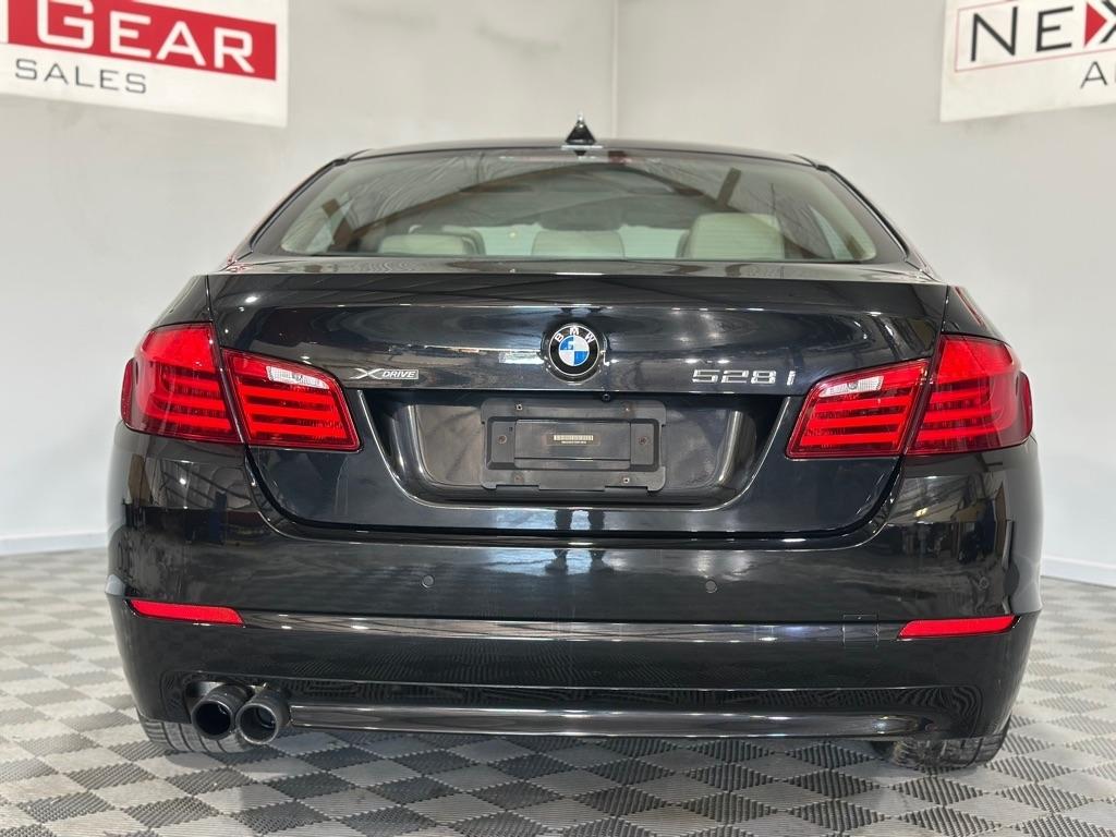 BMW 5-Series 528i xDrive 2013