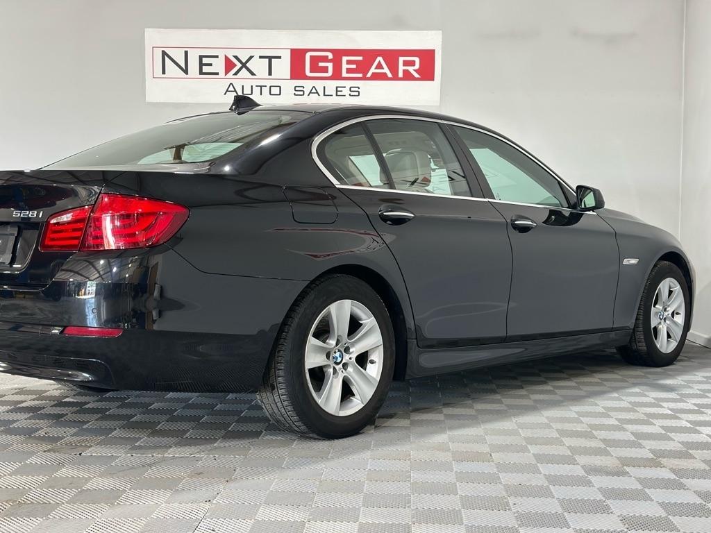 BMW 5-Series 528i xDrive 2013