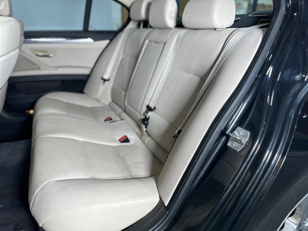 BMW 5-Series 528i xDrive 2013