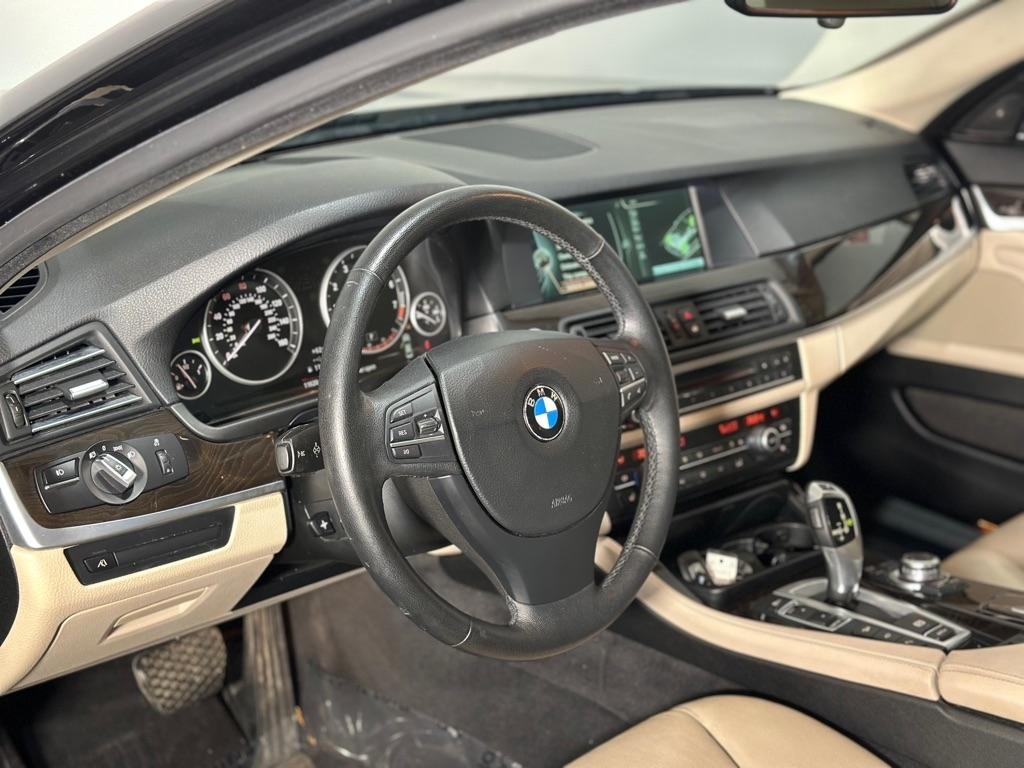 BMW 5-Series 528i xDrive 2013