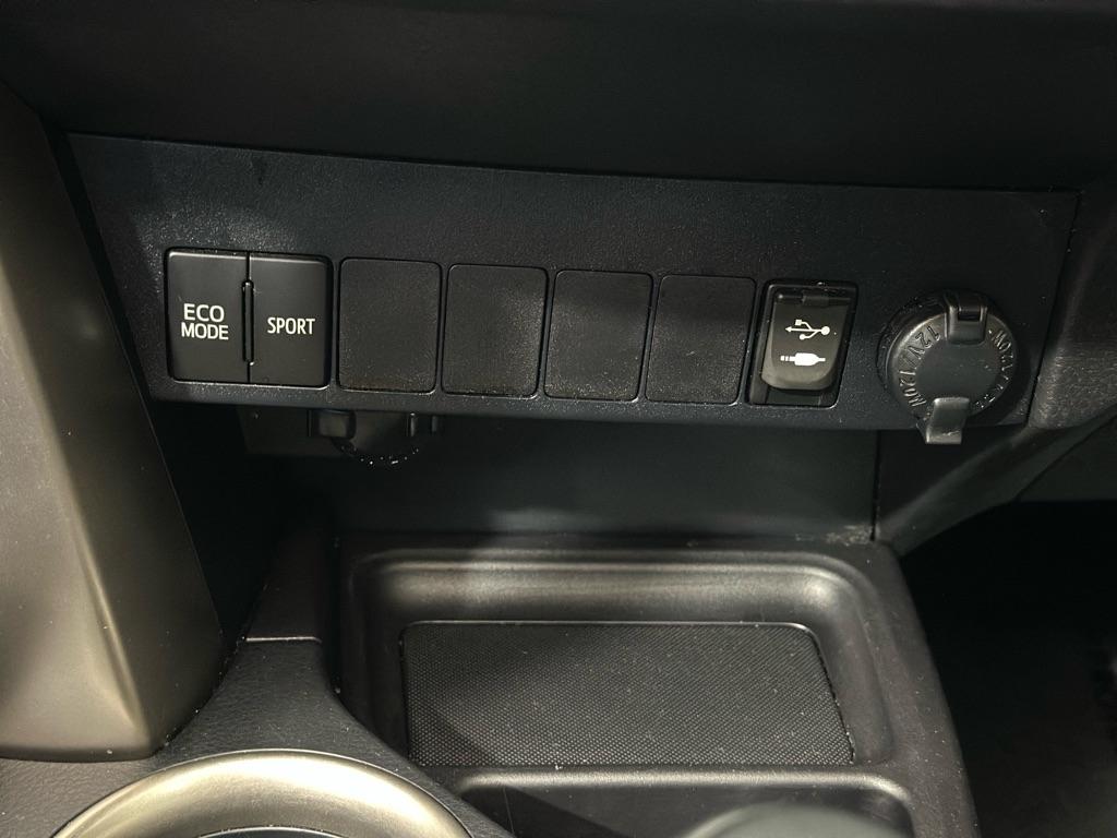 Toyota RAV4 LE AWD 2014