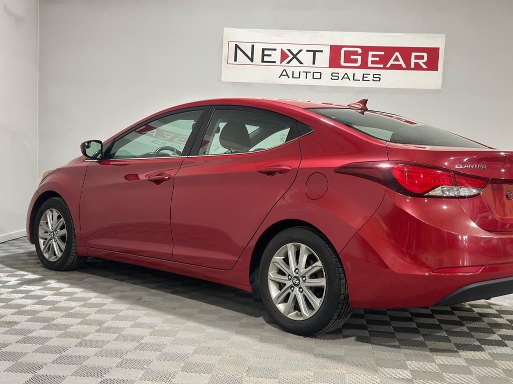 Hyundai Elantra SE 6AT 2015