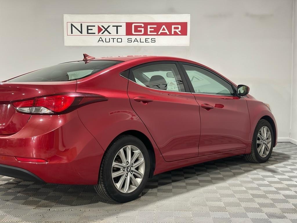 Hyundai Elantra SE 6AT 2015