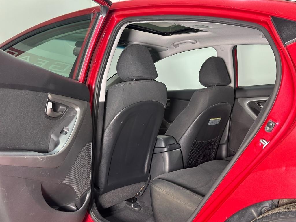 Hyundai Elantra SE 6AT 2015