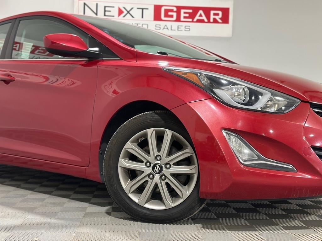 Hyundai Elantra SE 6AT 2015