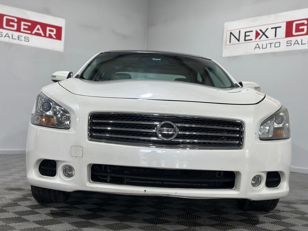 Nissan Maxima S 2011