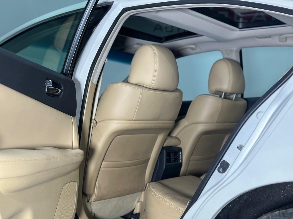 Nissan Maxima S 2011