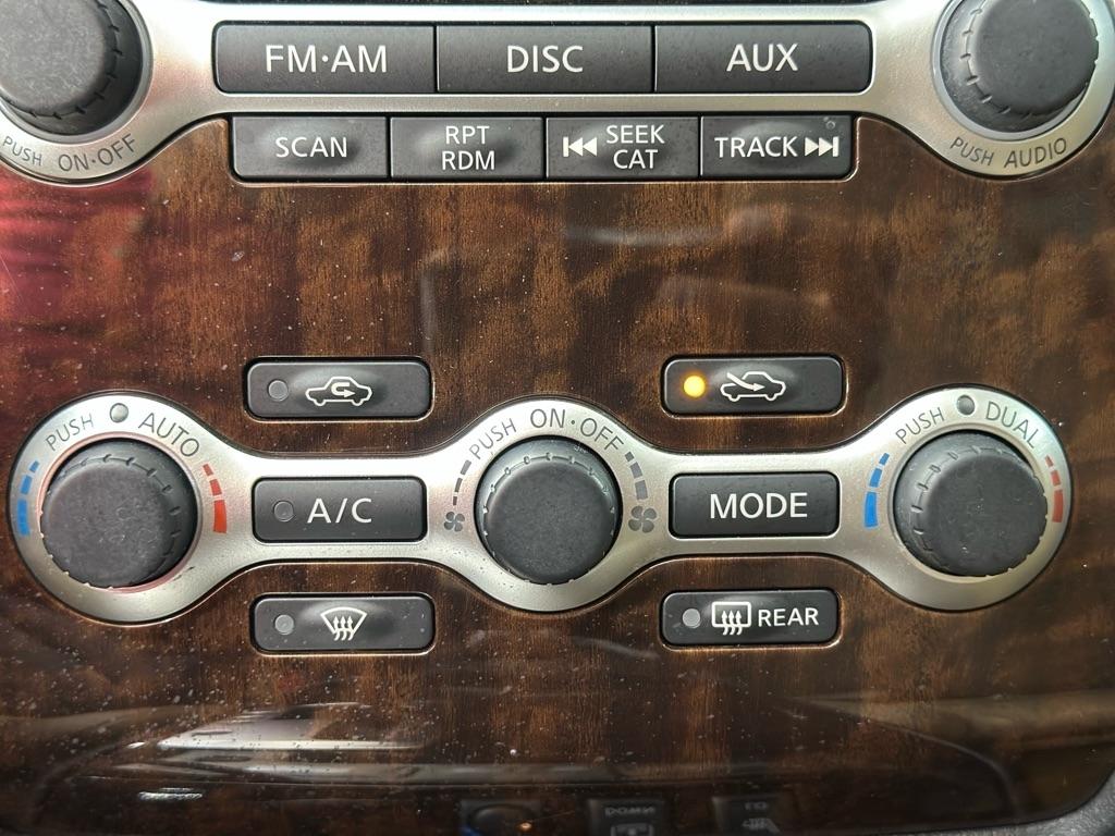 Nissan Maxima S 2011