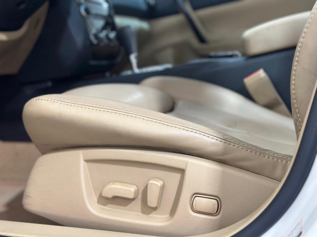 Nissan Maxima S 2011