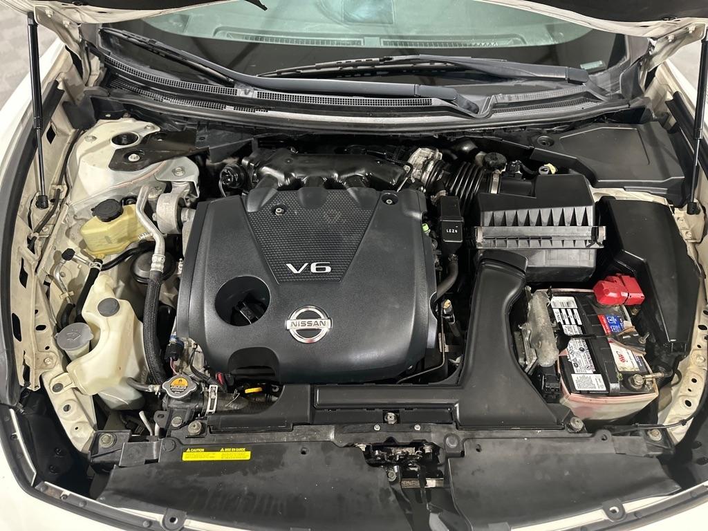 Nissan Maxima S 2011