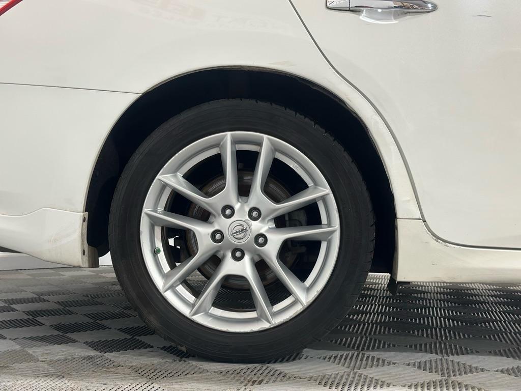 Nissan Maxima S 2011