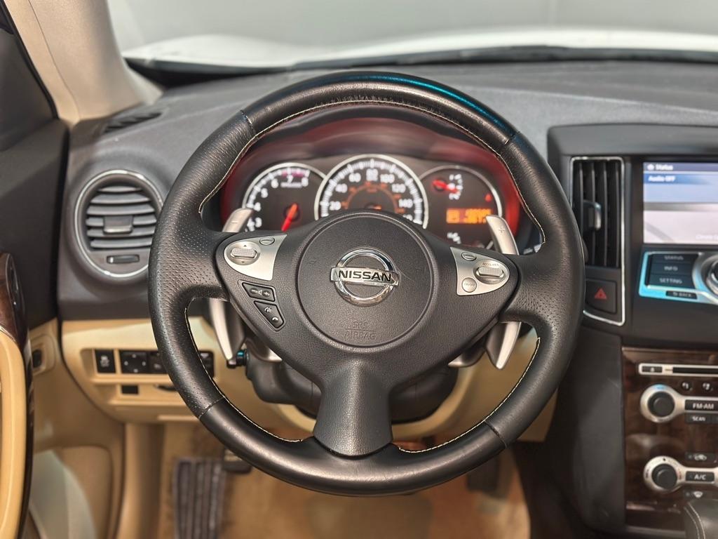 Nissan Maxima S 2011