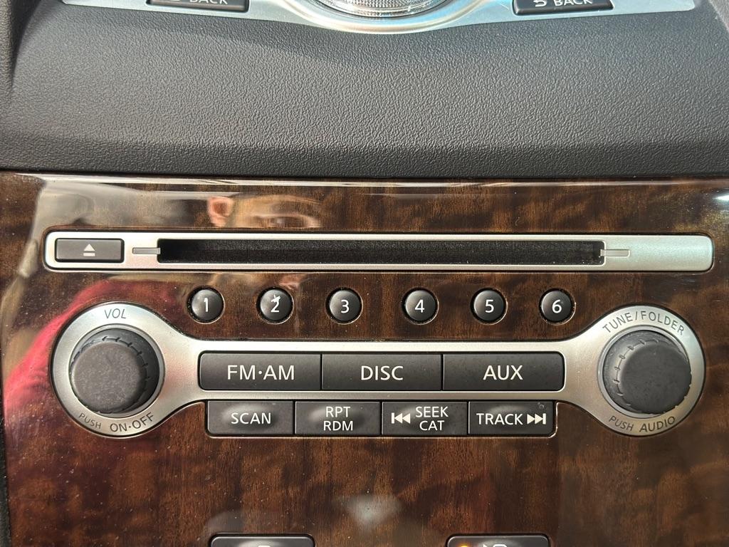 Nissan Maxima S 2011