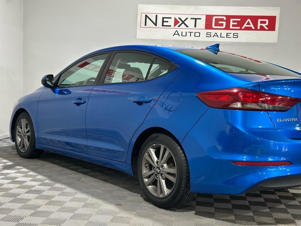 Hyundai Elantra Value Edition 6A 2017