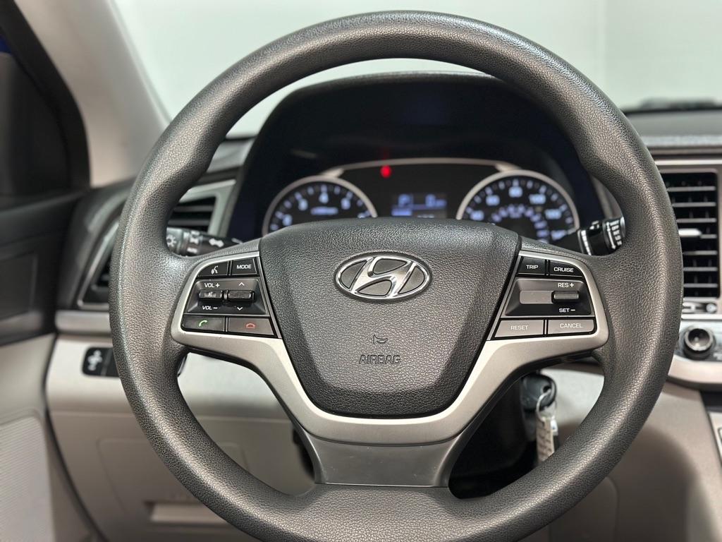 Hyundai Elantra Value Edition 6A 2017