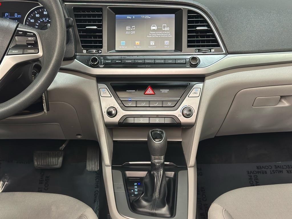 Hyundai Elantra Value Edition 6A 2017