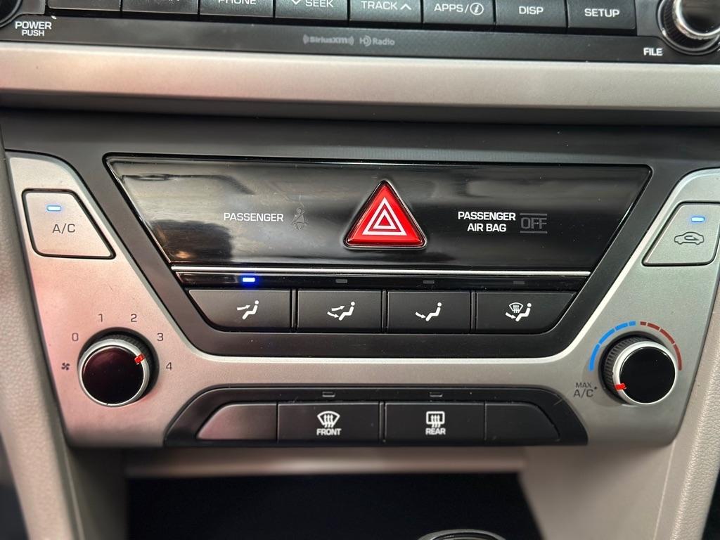 Hyundai Elantra Value Edition 6A 2017