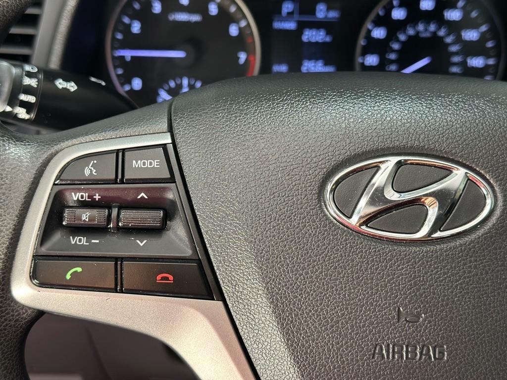 Hyundai Elantra Value Edition 6A 2017