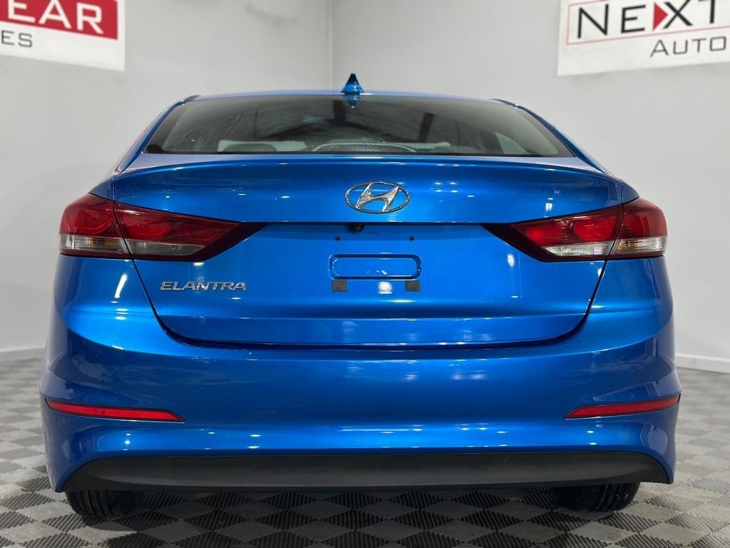 Hyundai Elantra Value Edition 6A 2017