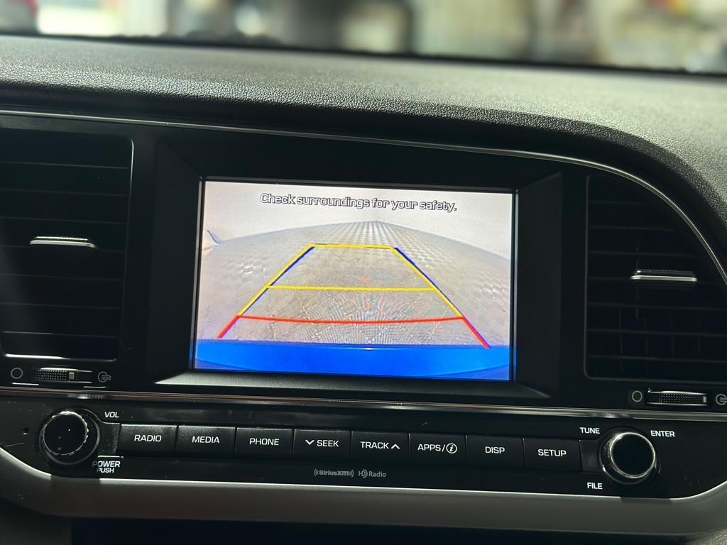 Hyundai Elantra Value Edition 6A 2017