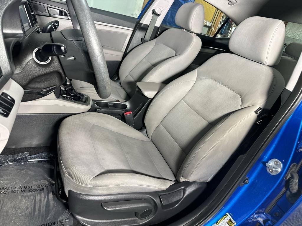 Hyundai Elantra Value Edition 6A 2017