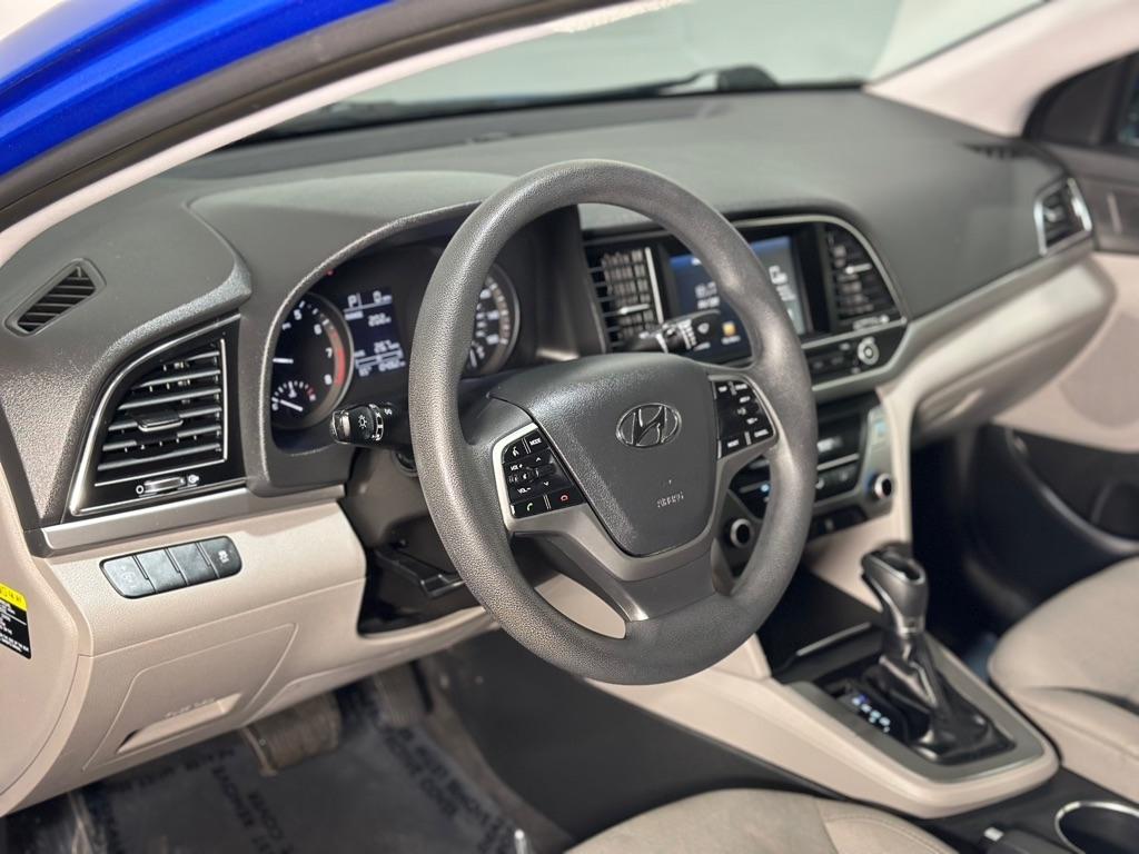Hyundai Elantra Value Edition 6A 2017